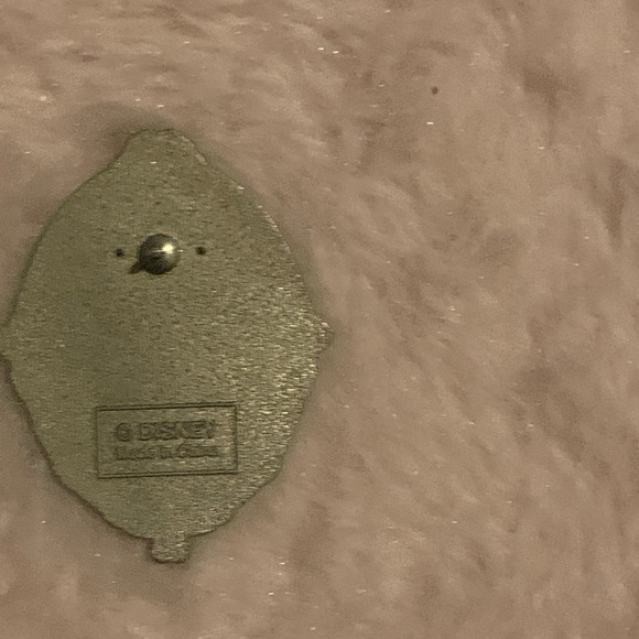 Cinderella and Prince Charming pin - Picture 2 of 2